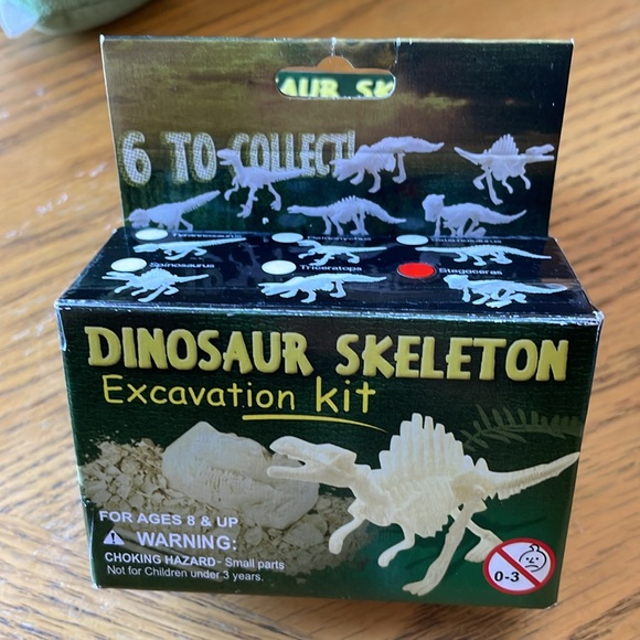 IKEA Soft Plush Stegosaurus Dinosaur 20" & 2 Dinosaur Skeleton Excavation Kits - Picture 8 of 11